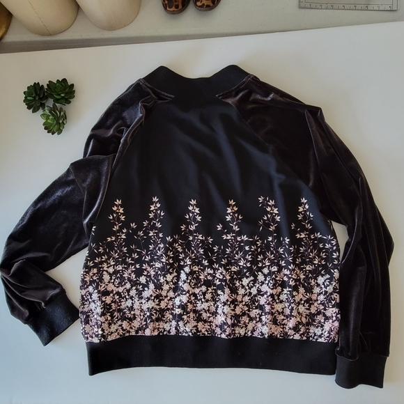 XL Velvet Black & Floral Jacket EUC So comfy! - Picture 4 of 14